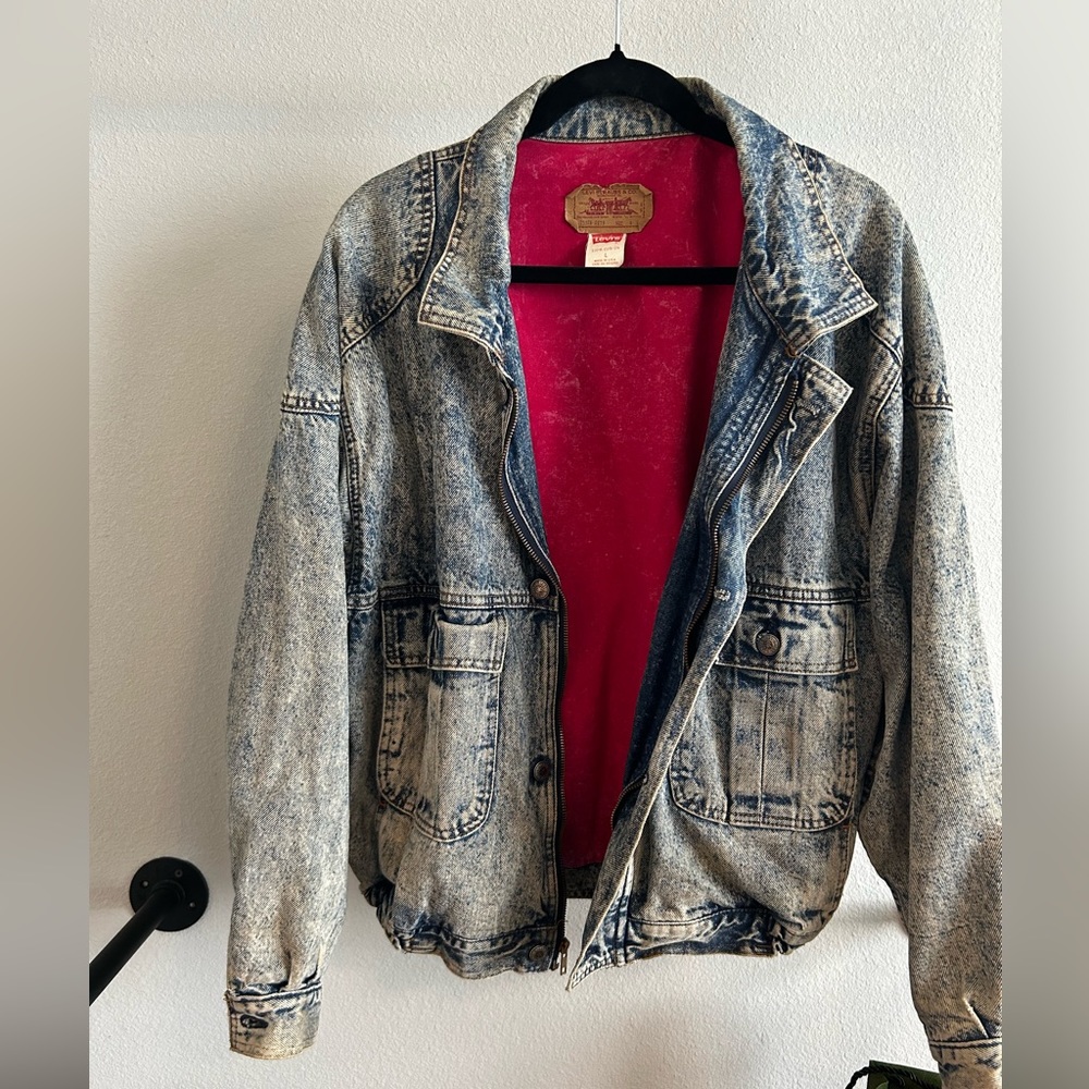 Men’s sz L Vintage style Acid Washed Levi’s Denim Jacket